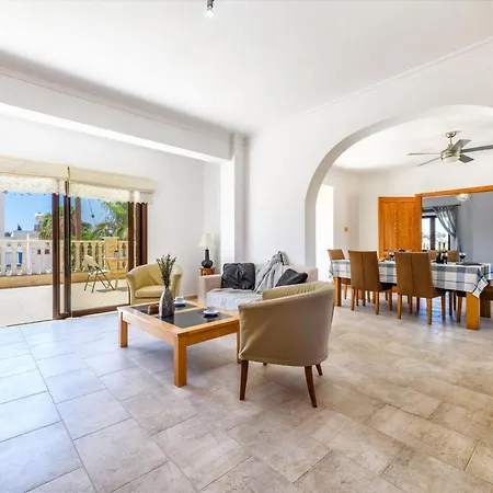 Mersinia Heights Villa *